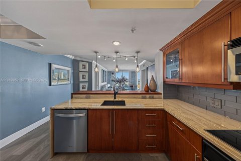 Купить кондоминиум в Форт-Лодердейл, Флорида 2 спальни, 114.83м2, № 2032445 - фото 12