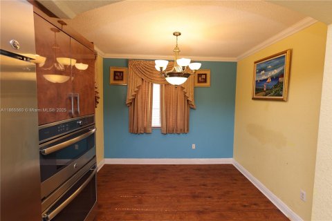 House in Miami Gardens, Florida 6 bedrooms, 313.92 sq.m. № 1894252 - photo 3