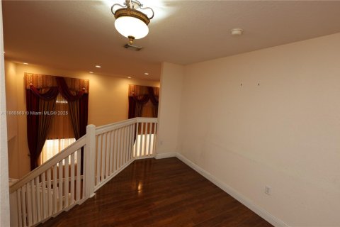 House in Miami Gardens, Florida 6 bedrooms, 313.92 sq.m. № 1894252 - photo 29