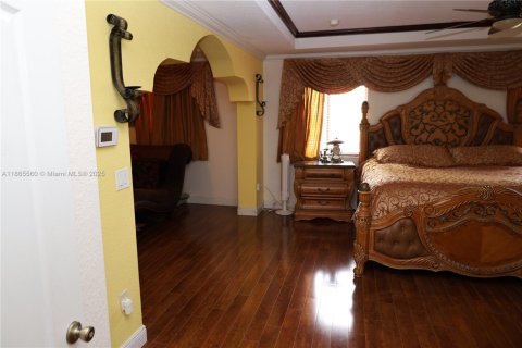 House in Miami Gardens, Florida 6 bedrooms, 313.92 sq.m. № 1894252 - photo 23