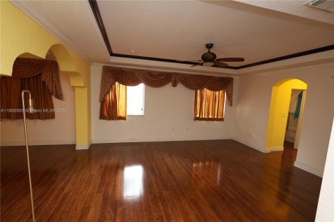 House in Miami Gardens, Florida 6 bedrooms, 313.92 sq.m. № 1894252 - photo 26
