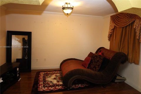 House in Miami Gardens, Florida 6 bedrooms, 313.92 sq.m. № 1894252 - photo 24