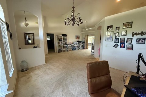 House in North Port, Florida 3 bedrooms, 182.74 sq.m. № 2216490 - photo 2