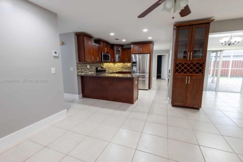 Casa en venta en Coral Springs, Florida, 4 dormitorios, 181.53 m2 № 2394997 - foto 11