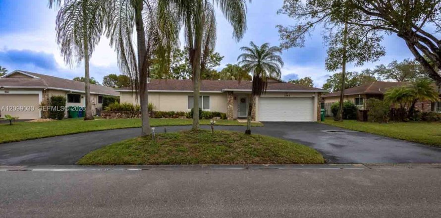 Casa en Coral Springs, Florida 4 dormitorios, 181.53 m2 № 2394997