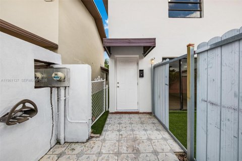 Casa en Hialeah, Florida 1 dormitorio, 55.93 m2 № 2023266