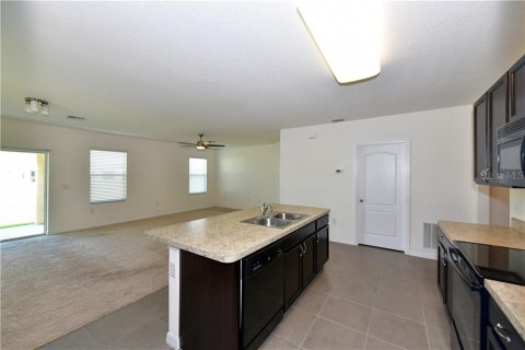 House in Bradenton, Florida 4 bedrooms, 164.16 sq.m. № 2391225 - photo 17
