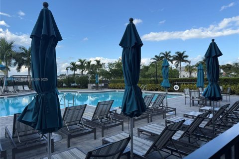 Townhouse in Homestead, Florida 3 bedrooms, 157.47 sq.m. № 1945794 - photo 22