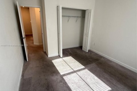 Townhouse in Homestead, Florida 3 bedrooms, 157.47 sq.m. № 1945794 - photo 11