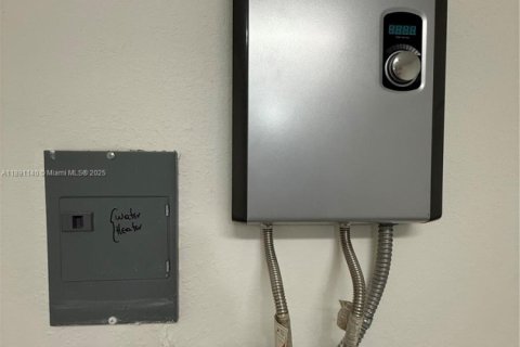 Townhouse in Homestead, Florida 3 bedrooms, 157.47 sq.m. № 1945794 - photo 17