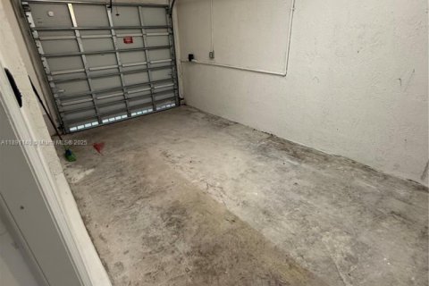 Townhouse in Homestead, Florida 3 bedrooms, 157.47 sq.m. № 1945794 - photo 18