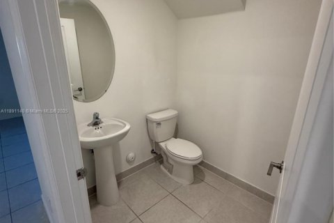 Townhouse in Homestead, Florida 3 bedrooms, 157.47 sq.m. № 1945794 - photo 19