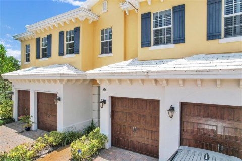 Touwnhouse à vendre à North Palm Beach, Floride: 3 chambres, 233.09 m2 № 2190512 - photo 2