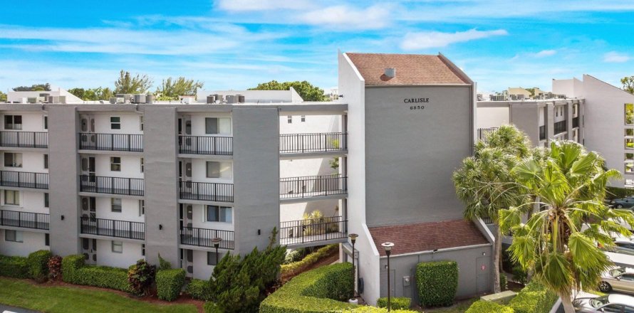 Condo in Lake Worth, Florida, 3 bedrooms № 976350