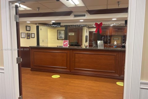 Снять в аренду кондоминиум в Пемброк-Пайнс, Флорида 1 спальня, 78.04м2, № 1986329 - фото 19