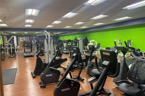 Снять в аренду кондоминиум в Пемброк-Пайнс, Флорида 1 спальня, 78.04м2, № 1986329 - фото 16