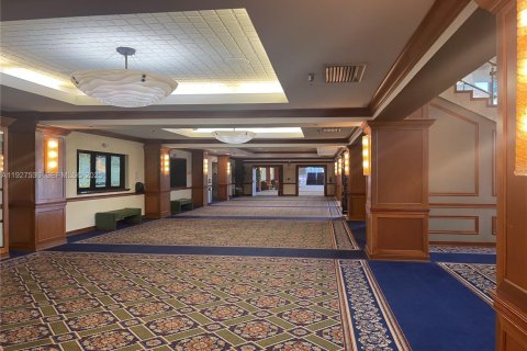 Снять в аренду кондоминиум в Пемброк-Пайнс, Флорида 1 спальня, 78.04м2, № 1986329 - фото 22