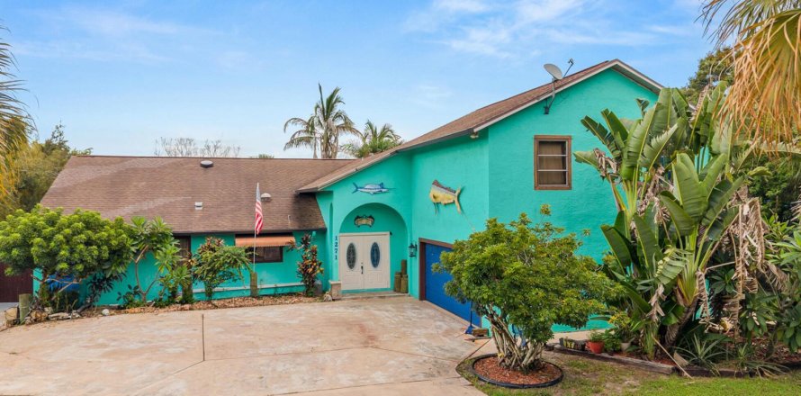 Casa en Jensen Beach, Florida 4 dormitorios, 254.46 m2 № 2384786