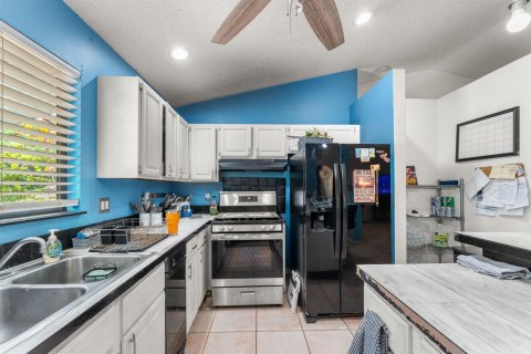 Casa en venta en Jensen Beach, Florida, 4 dormitorios, 254.46 m2 № 2384786 - foto 7