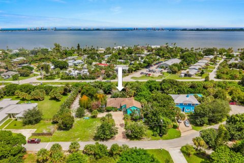 Casa en venta en Jensen Beach, Florida, 4 dormitorios, 254.46 m2 № 2384786 - foto 3