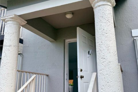 Adosado en venta en Doral, Florida, 2 dormitorios, 110.55 m2 № 2010146 - foto 17