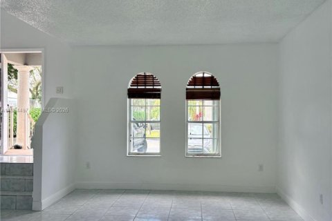 Adosado en venta en Doral, Florida, 2 dormitorios, 110.55 m2 № 2010146 - foto 23
