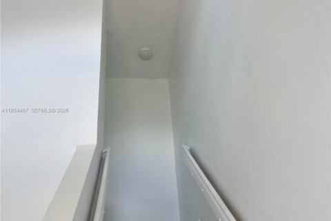 Adosado en venta en Doral, Florida, 2 dormitorios, 110.55 m2 № 2010146 - foto 18