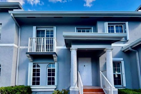 Adosado en Doral, Florida 2 dormitorios, 110.55 m2 № 2010146