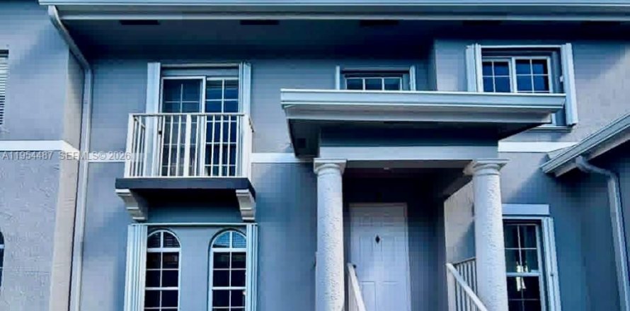 Adosado en Doral, Florida 2 dormitorios, 110.55 m2 № 2010146