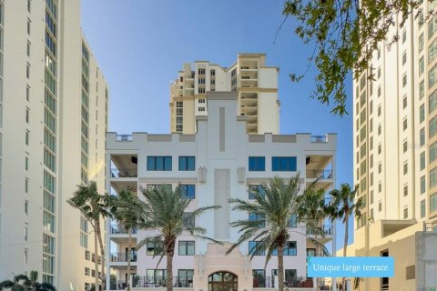 Condo in Saint Petersburg, Florida, 2 bedrooms  № 1508464 - photo 2