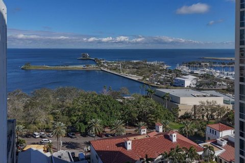 Condo in Saint Petersburg, Florida, 2 bedrooms  № 1508464 - photo 6