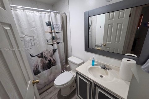 Casa en venta en Fort Lauderdale, Florida, 3 dormitorios, 120.4 m2 № 1892772 - foto 7