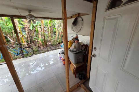 Casa en venta en Fort Lauderdale, Florida, 3 dormitorios, 120.4 m2 № 1892772 - foto 11