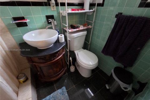 Casa en venta en Fort Lauderdale, Florida, 3 dormitorios, 120.4 m2 № 1892772 - foto 25