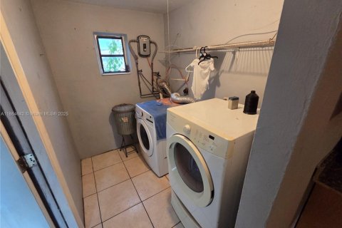 Casa en venta en Fort Lauderdale, Florida, 3 dormitorios, 120.4 m2 № 1892772 - foto 6