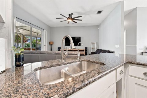 House in Lutz, Florida 3 bedrooms, 185.53 sq.m. № 2313408 - photo 25
