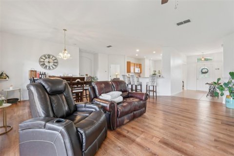 House in Kissimmee, Florida 3 bedrooms, 198.9 sq.m. № 1790023 - photo 4
