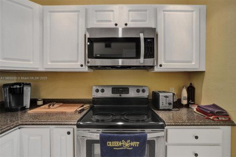Condo in Coconut Creek, Florida, 2 bedrooms  № 1890313 - photo 8