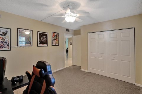 Condo in Coconut Creek, Florida, 2 bedrooms  № 1890313 - photo 11