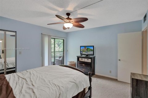 Condo in Coconut Creek, Florida, 2 bedrooms  № 1890313 - photo 15