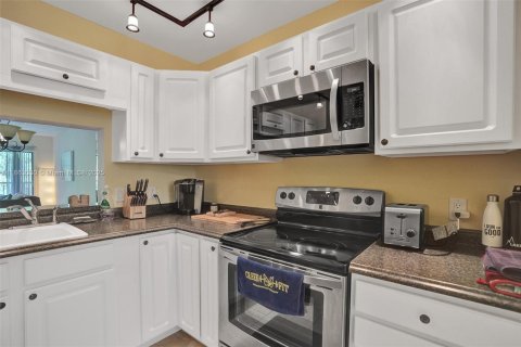 Condo in Coconut Creek, Florida, 2 bedrooms  № 1890313 - photo 5