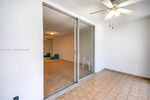 Copropriété à vendre à Hallandale Beach, Floride: 2 chambres, 101.45 m2 № 2276165 - photo 27