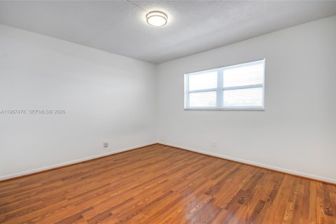 Copropriété à vendre à Hallandale Beach, Floride: 2 chambres, 101.45 m2 № 2276165 - photo 18
