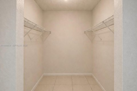 Apartment in Hialeah, Florida 2 bedrooms, 88.26 sq.m. № 2067658 - photo 5