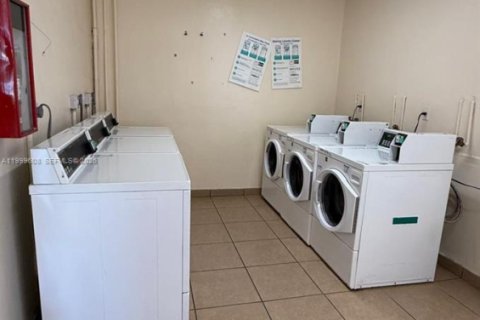 Apartment in Hialeah, Florida 2 bedrooms, 88.26 sq.m. № 2067658 - photo 16