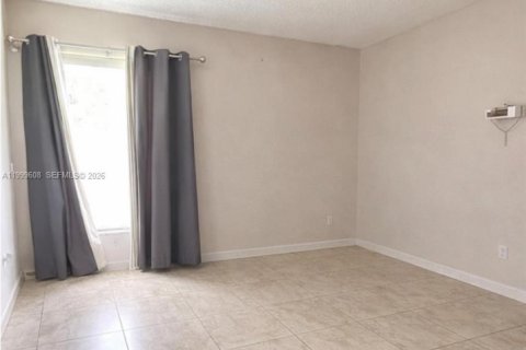 Apartment in Hialeah, Florida 2 bedrooms, 88.26 sq.m. № 2067658 - photo 13