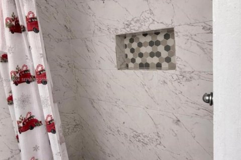 Apartment in Hialeah, Florida 2 bedrooms, 88.26 sq.m. № 2067658 - photo 12