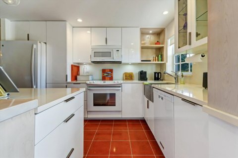Купить кондоминиум в Уэст-Палм-Бич, Флорида 3 комнаты, 106.19м2, № 2083202 - фото 2