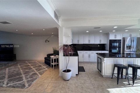 Touwnhouse à vendre à Hallandale Beach, Floride: 2 chambres, 167.04 m2 № 2078781 - photo 28