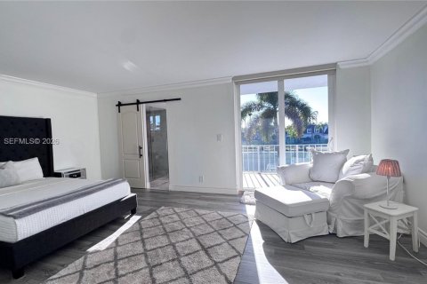 Touwnhouse à vendre à Hallandale Beach, Floride: 2 chambres, 167.04 m2 № 2078781 - photo 4